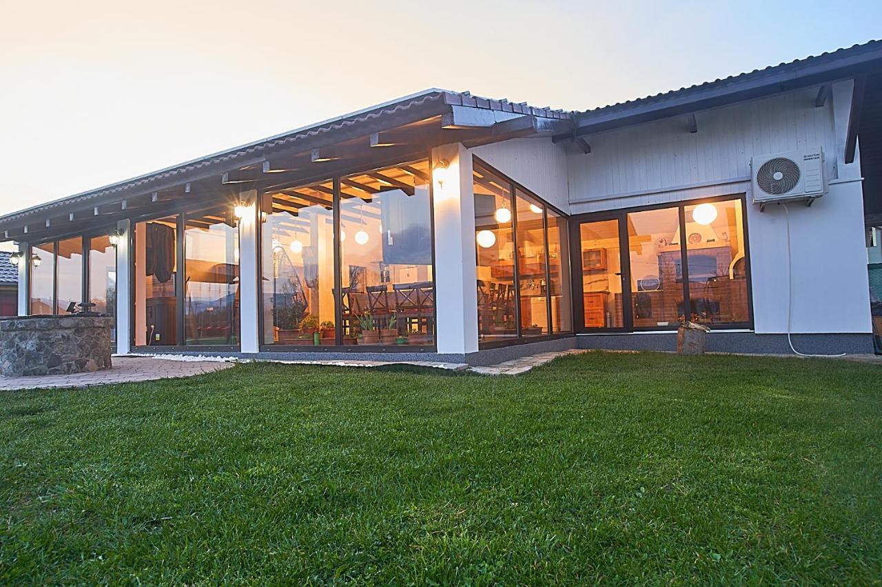Insula Christiana Hotel Cristian  Exterior photo