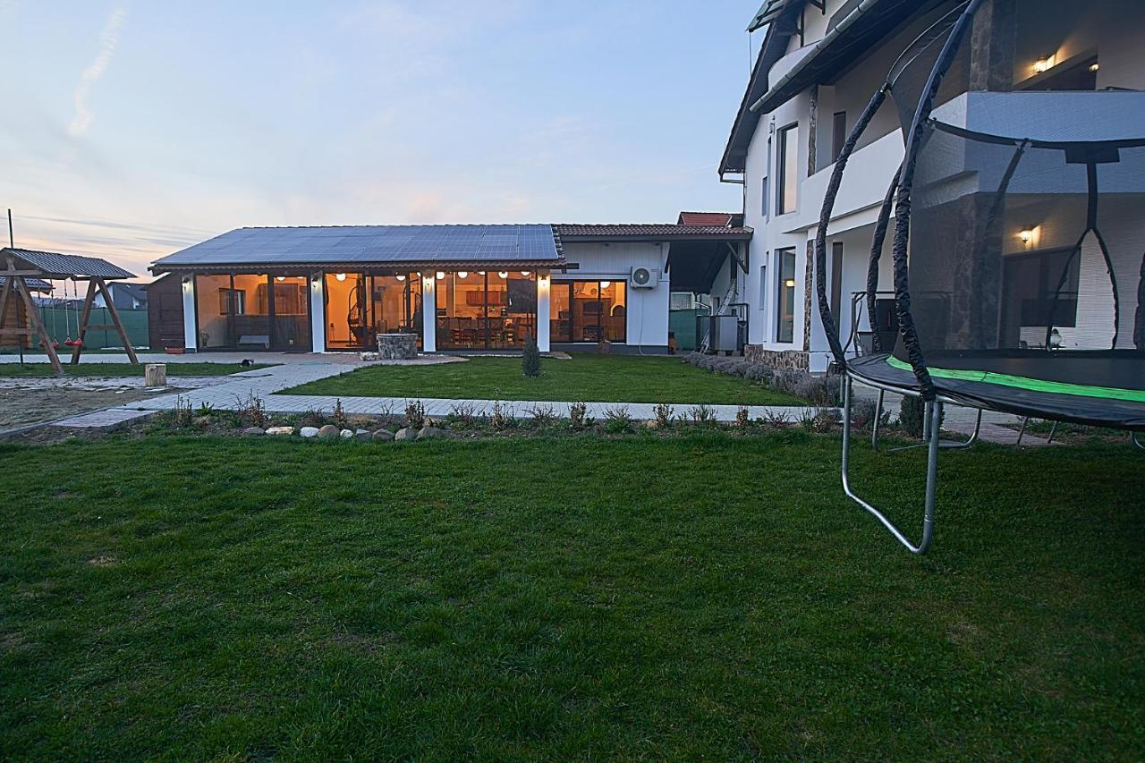 Insula Christiana Hotel Cristian  Exterior photo